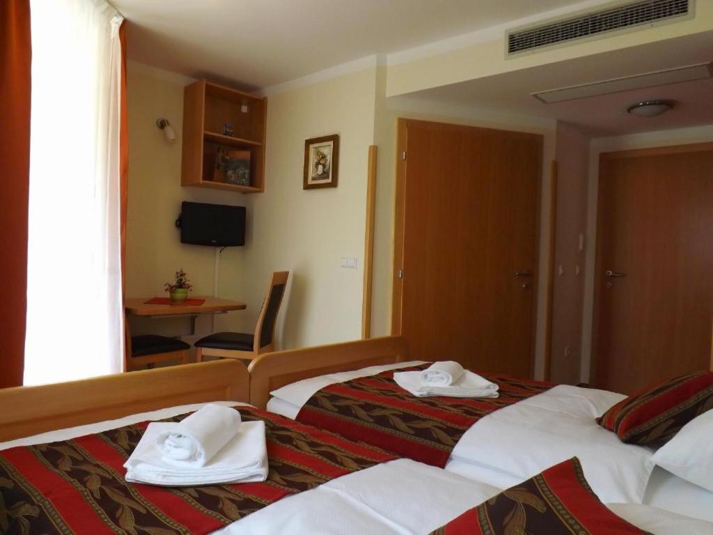 B&B Pansion Vago Malinska Exterior photo